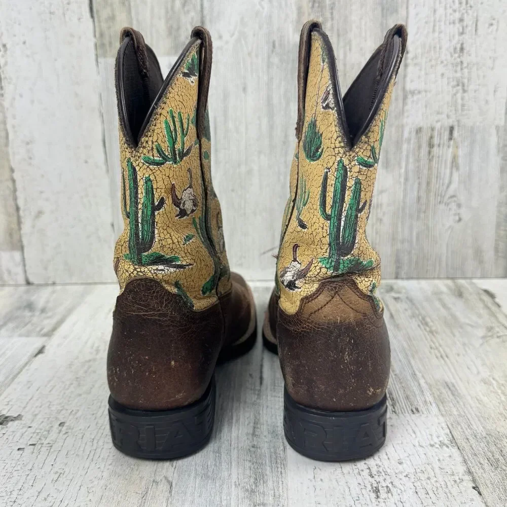 Ariat Kids Round Up Wide Square Toe Western Boot (Little Kid/Big Kid)a size 3